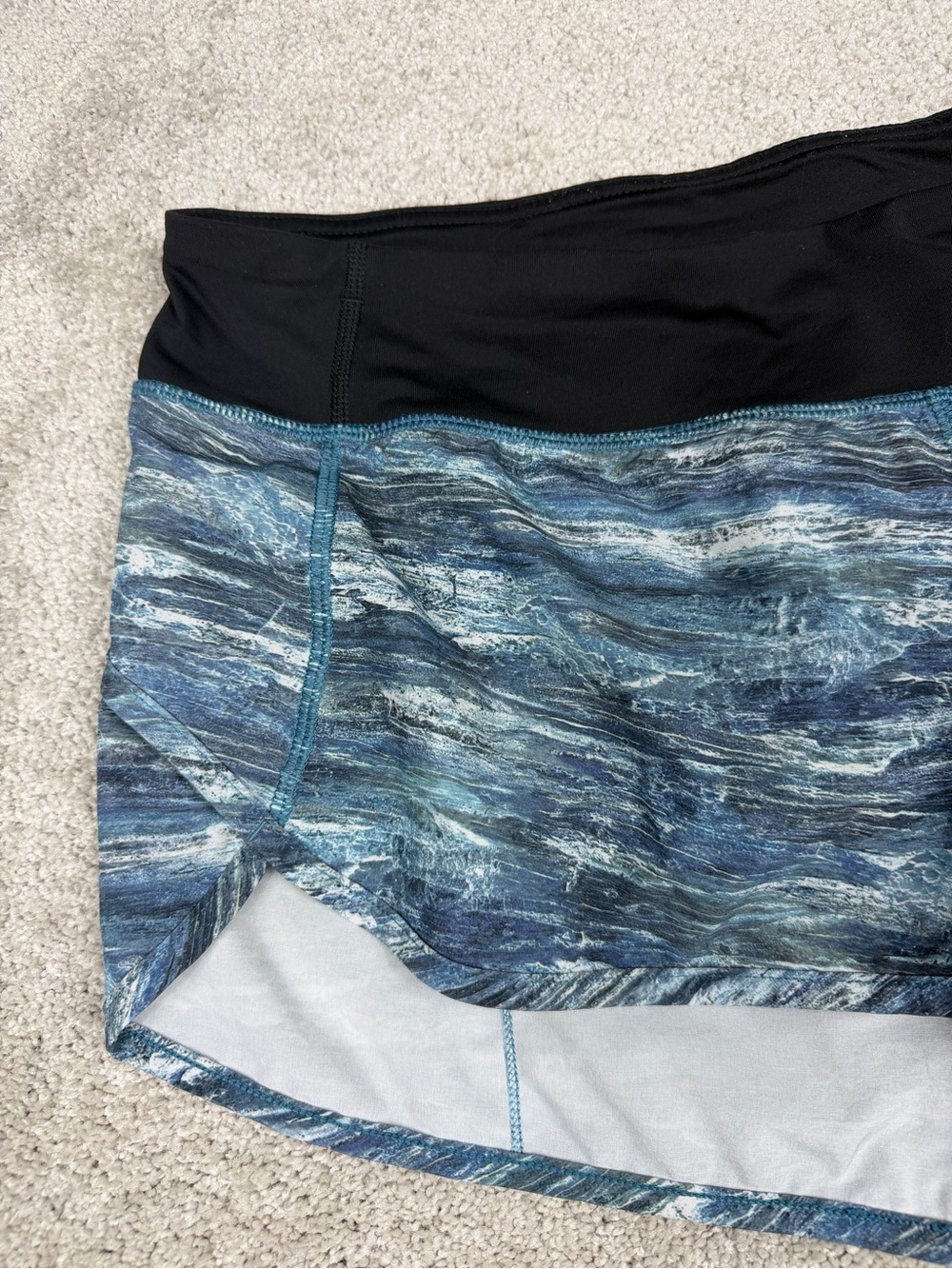 Lululemon Speed Short (4-way Stretch 2.5")Aerial Drift Multi Black / Black Sz 10 - Picture 2 of 6